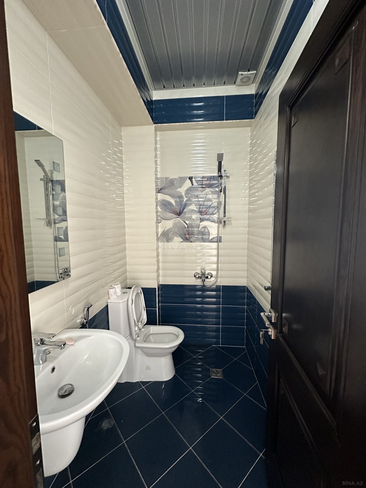 4 otaqlı Yeni tikili, Qara Qarayev m., Bakı