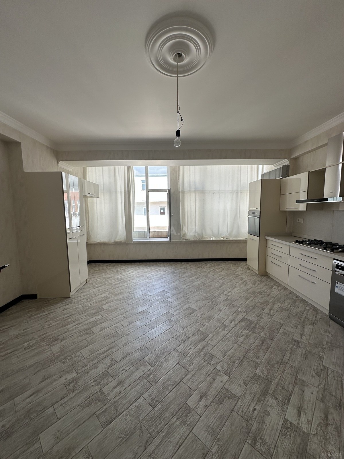 4 otaqlı Yeni tikili, Qara Qarayev m., Bakı