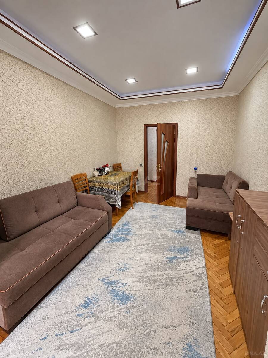3 otaqlı Köhnə tikili, Neftçilər m., Bakı