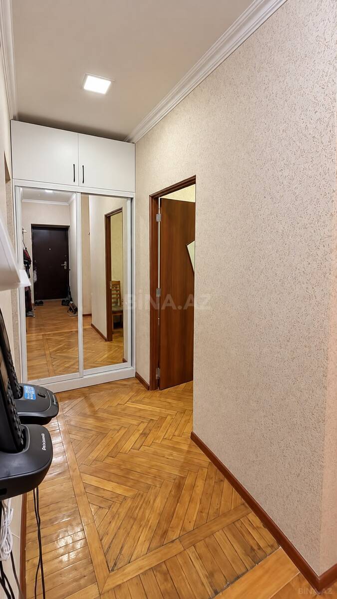 3 otaqlı Köhnə tikili, Neftçilər m., Bakı