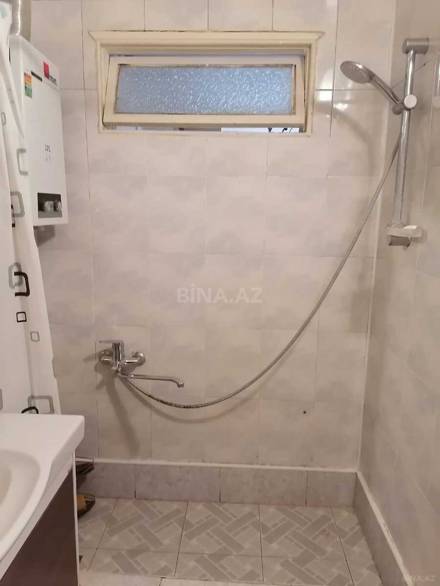 3 otaqlı Köhnə tikili, Nizami m., Bakı