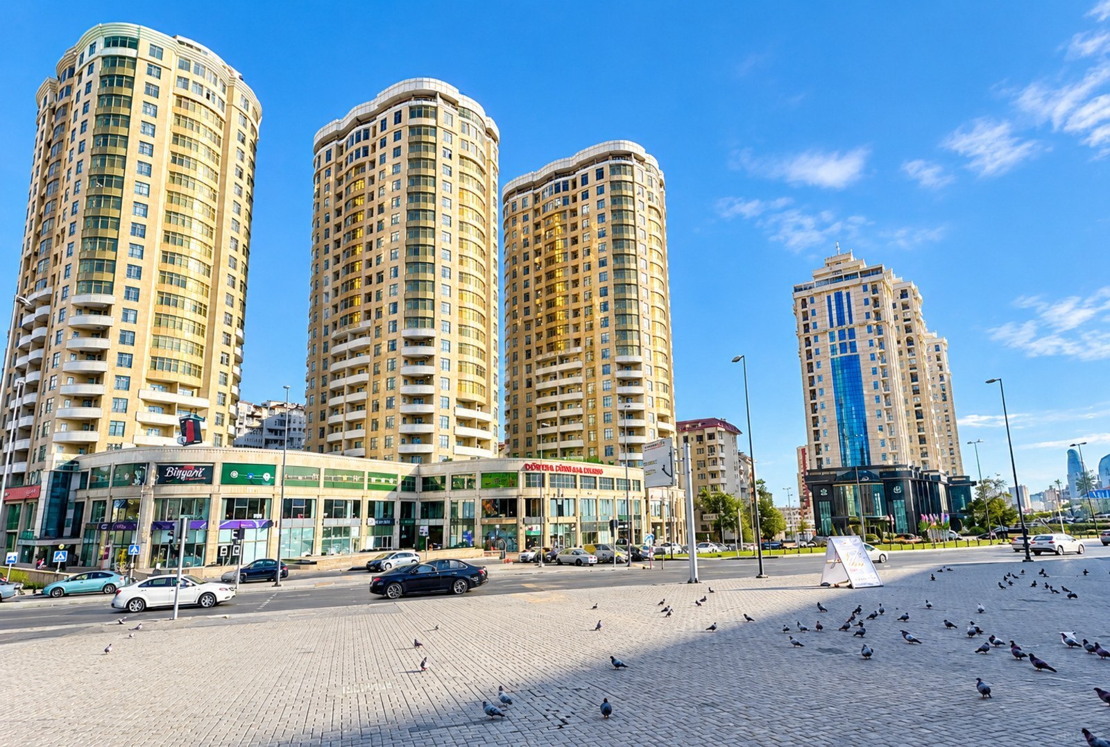 3 otaqlı Köhnə tikili, Nizami m., Bakı