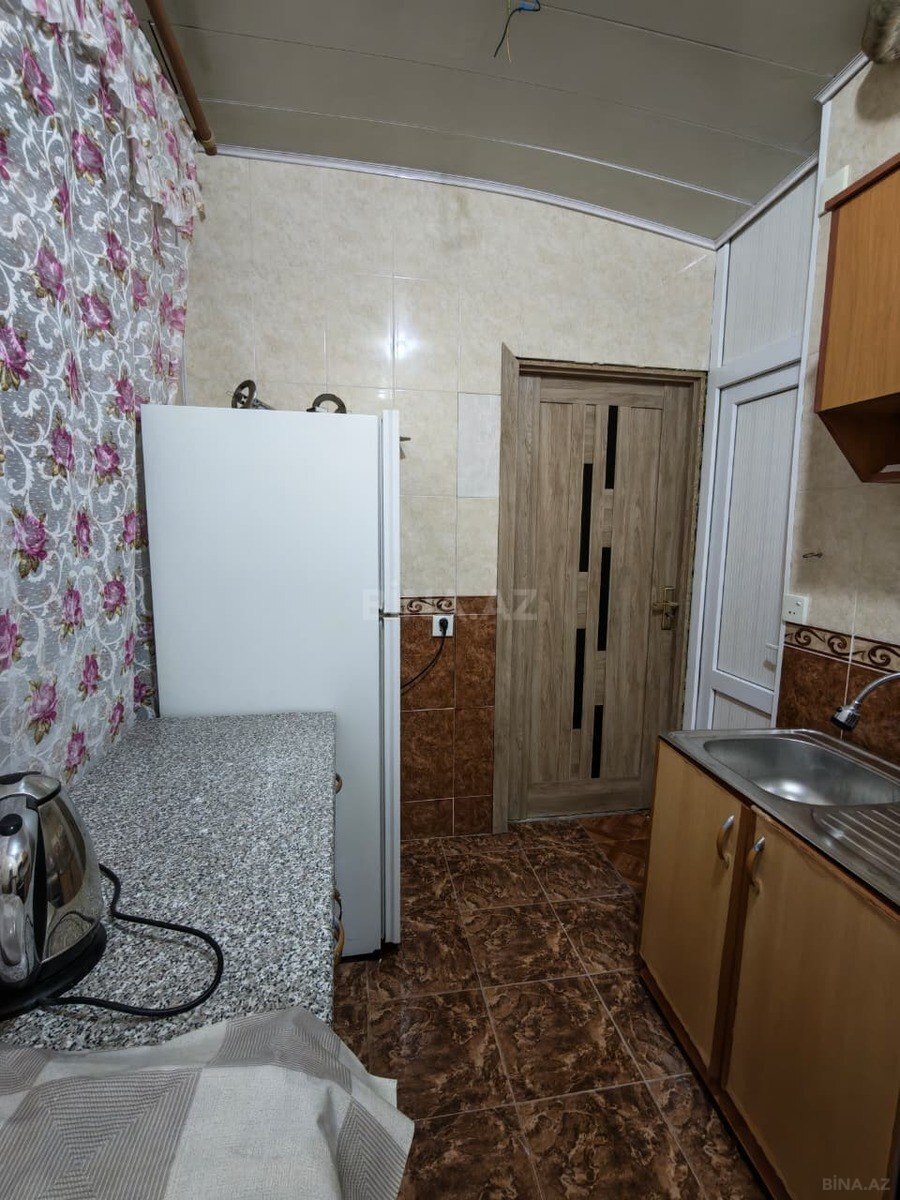2 otaqlı Köhnə tikili, Memar Əcəmi m., Bakı