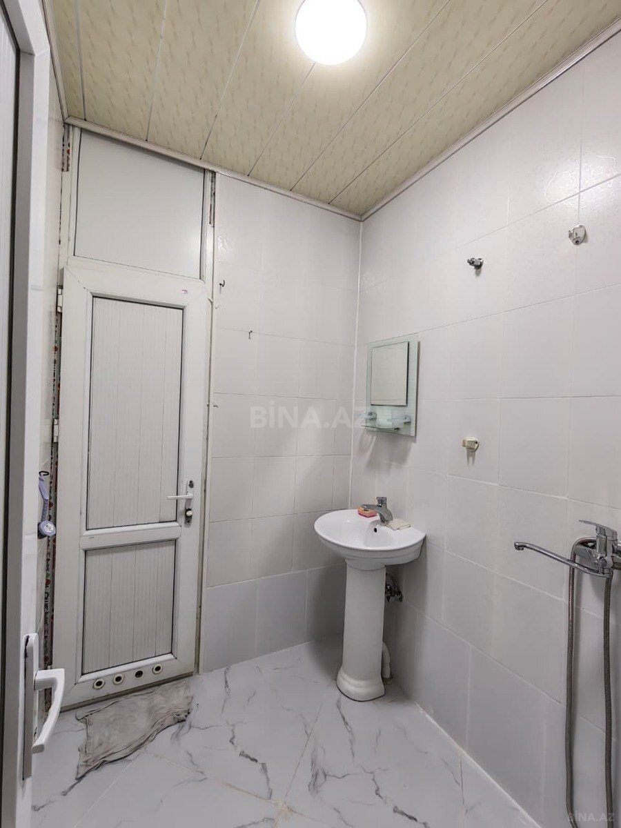 2 otaqlı Köhnə tikili, Memar Əcəmi m., Bakı