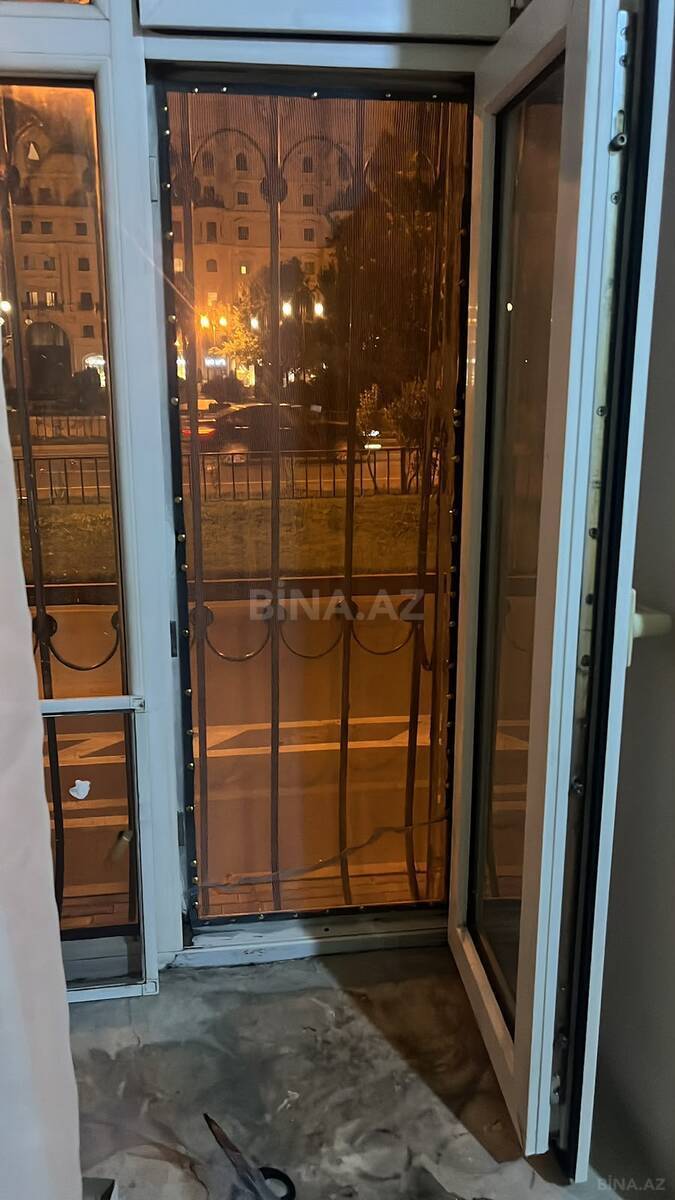 1 otaqlı Köhnə tikili, Nizami m., Bakı