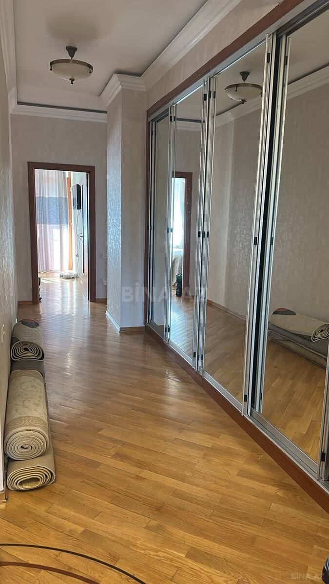 4 otaqlı Yeni tikili, Elmlər Akademiyası m., Bakı
