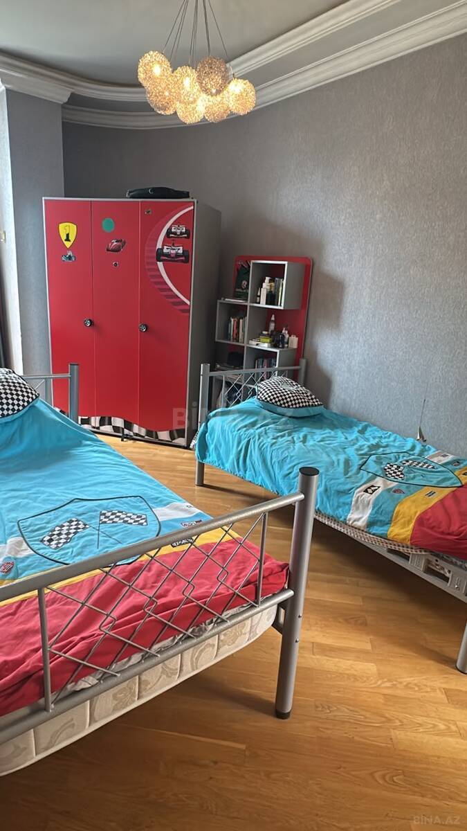 4 otaqlı Yeni tikili, Elmlər Akademiyası m., Bakı