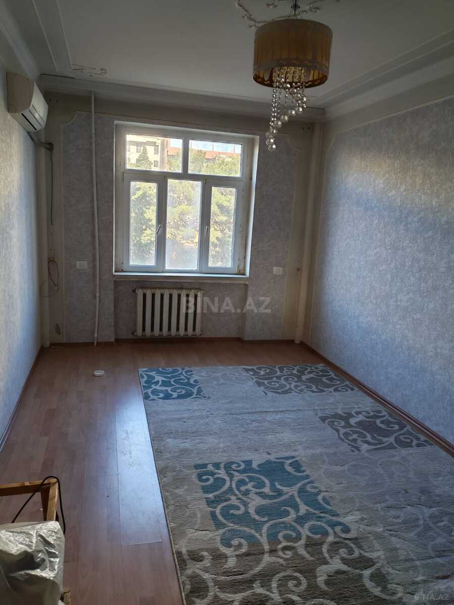 2 otaqlı Köhnə tikili, Yeni Günəşli q., Bakı