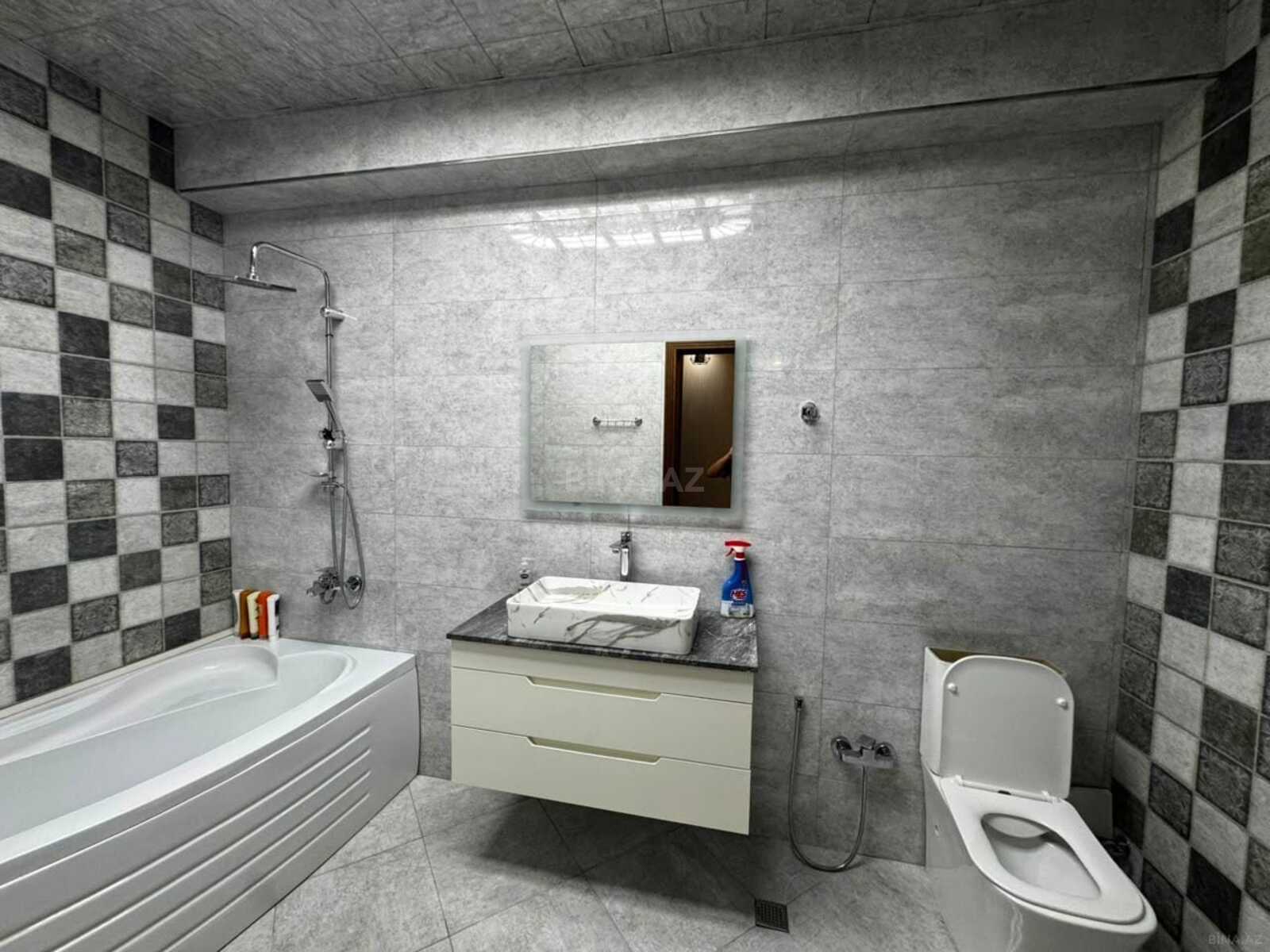3 otaqlı Yeni tikili, Şah İsmayıl Xətai m., Bakı