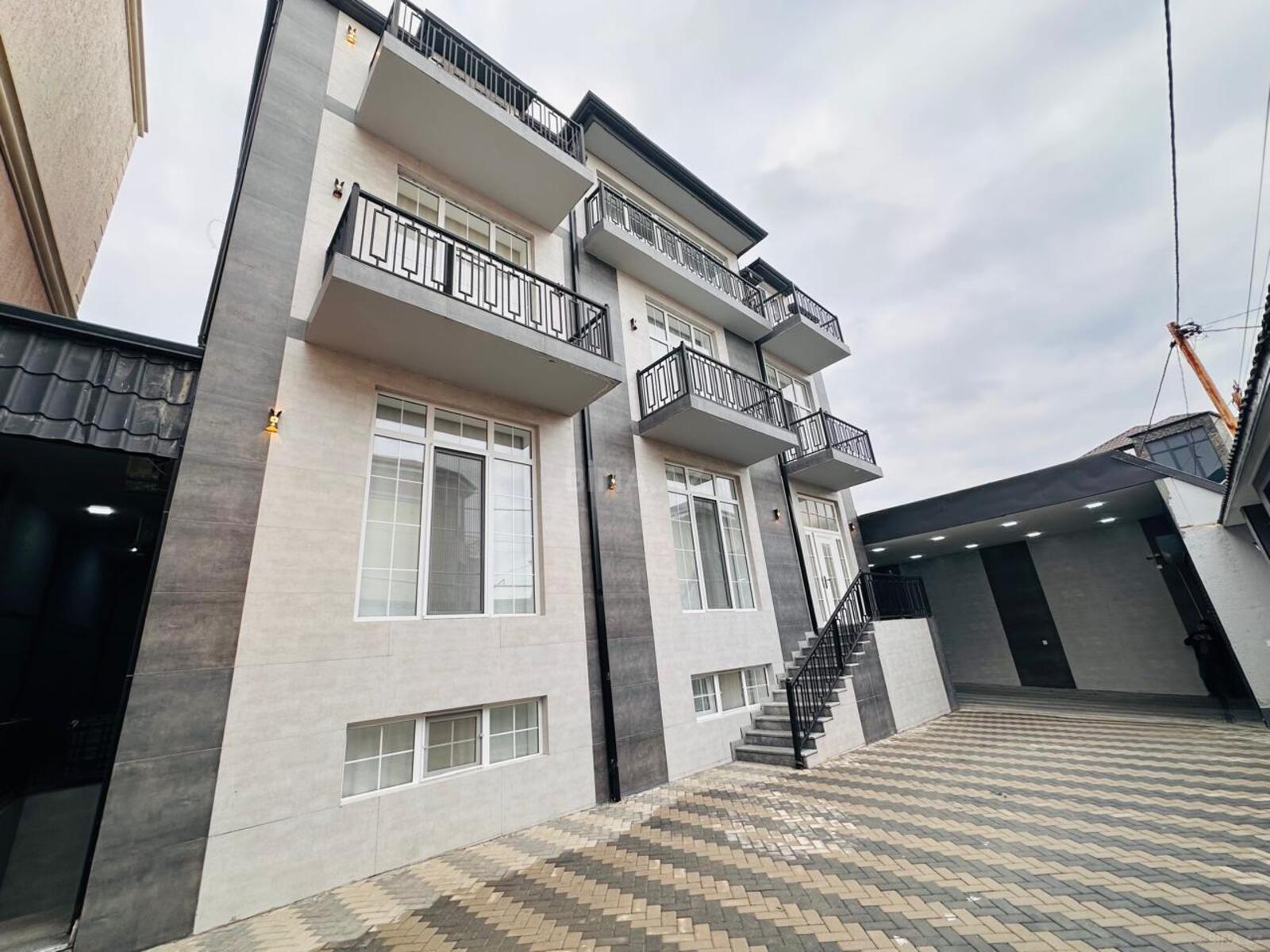8 otaqlı Həyət evi/Bağ evi, Ağ şəhər q., Bakı
