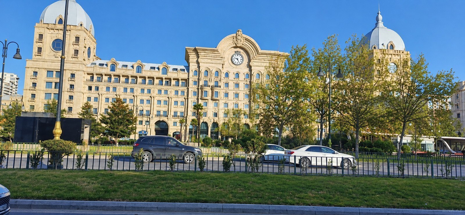 1 otaqlı Köhnə tikili, Nizami m., Bakı