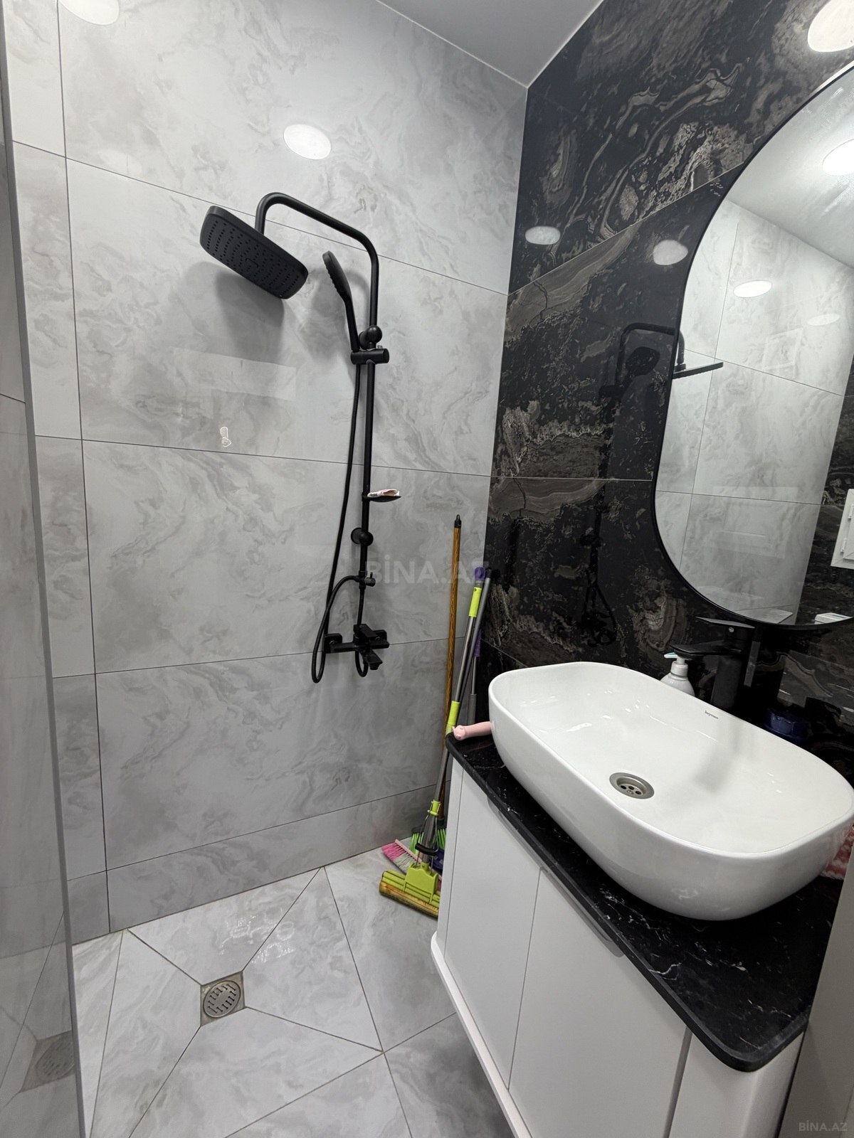 2 otaqlı Köhnə tikili, 8 Noyabr m., Bakı