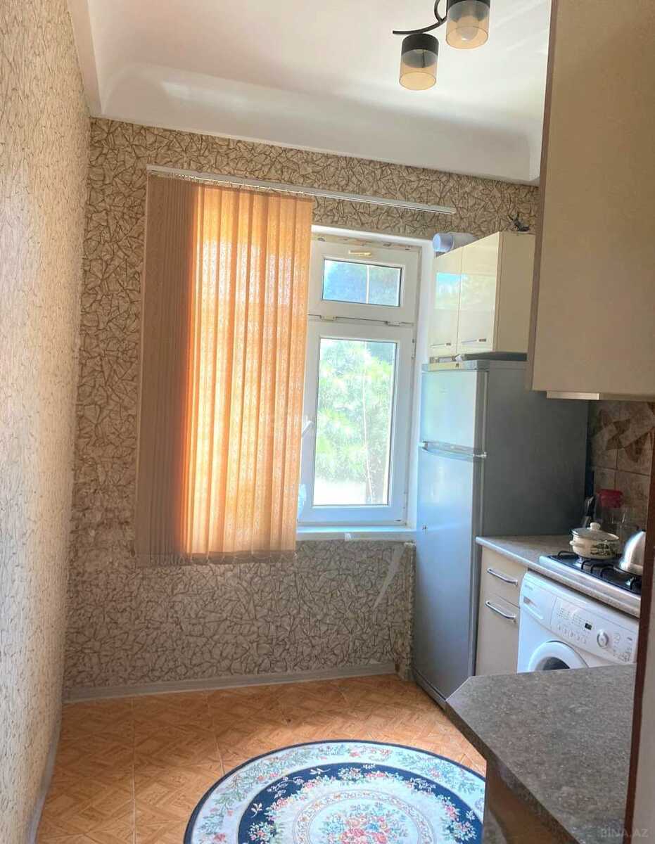 4 otaqlı Köhnə tikili, 8-ci kilometr q., Bakı