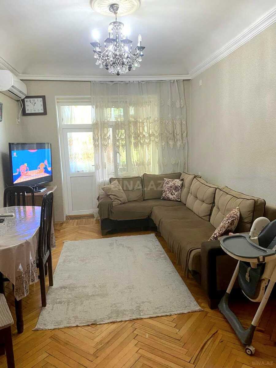4 otaqlı Köhnə tikili, 8-ci kilometr q., Bakı