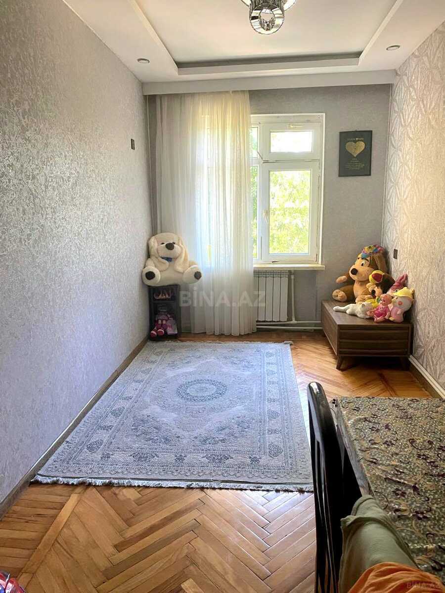 4 otaqlı Köhnə tikili, 8-ci kilometr q., Bakı