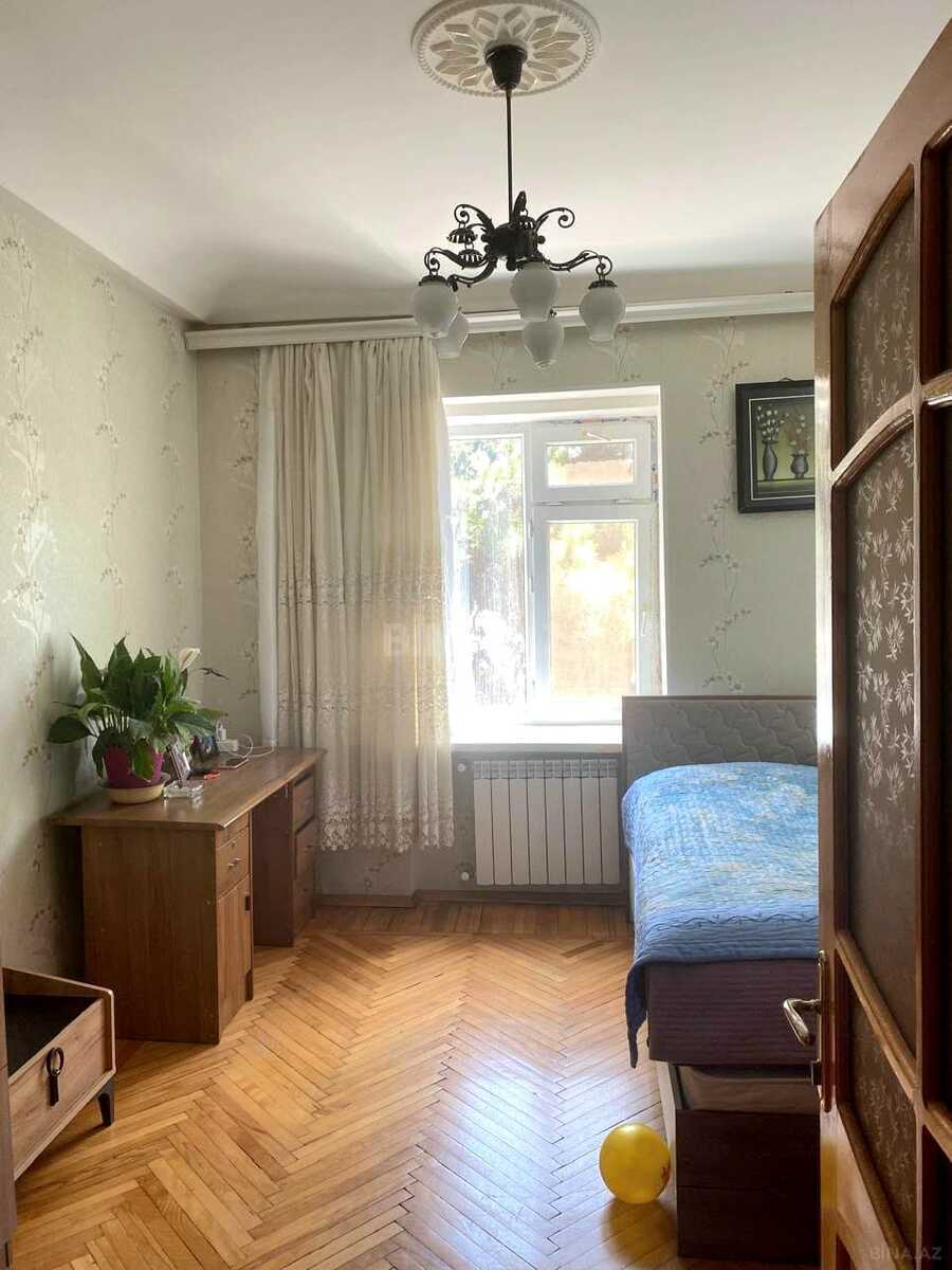 4 otaqlı Köhnə tikili, 8-ci kilometr q., Bakı