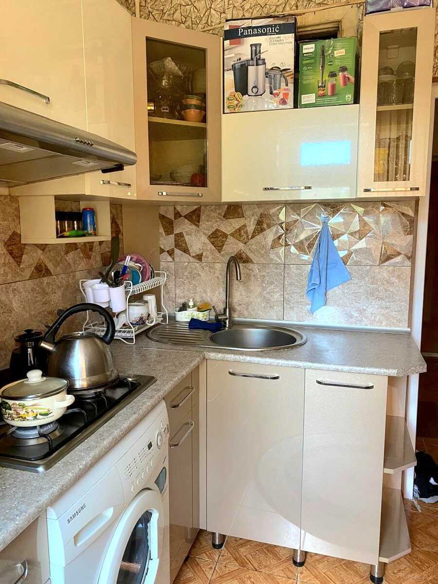 4 otaqlı Köhnə tikili, 8-ci kilometr q., Bakı