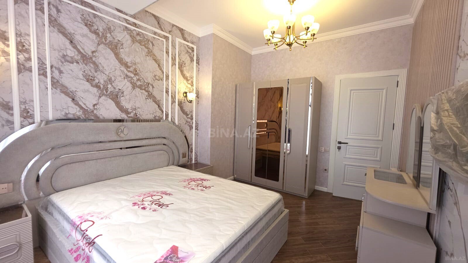 3 otaqlı Yeni tikili, Koroğlu m., Bakı