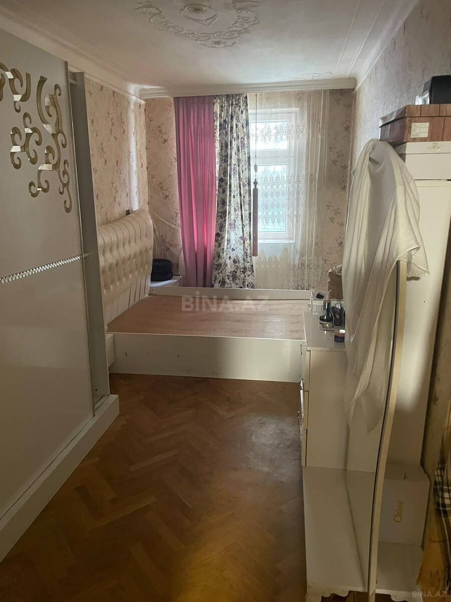 3 otaqlı Köhnə tikili, Elmlər Akademiyası m., Bakı