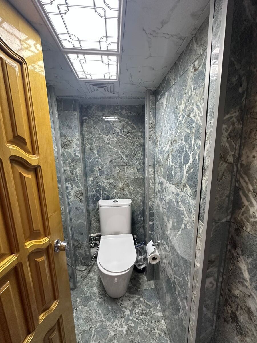 3 otaqlı Köhnə tikili, Neftçilər m., Bakı