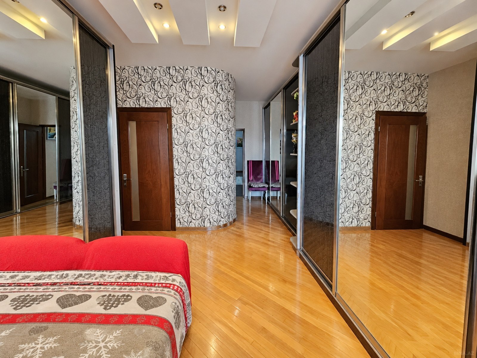 4 otaqlı Yeni tikili, Nizami m., Bakı
