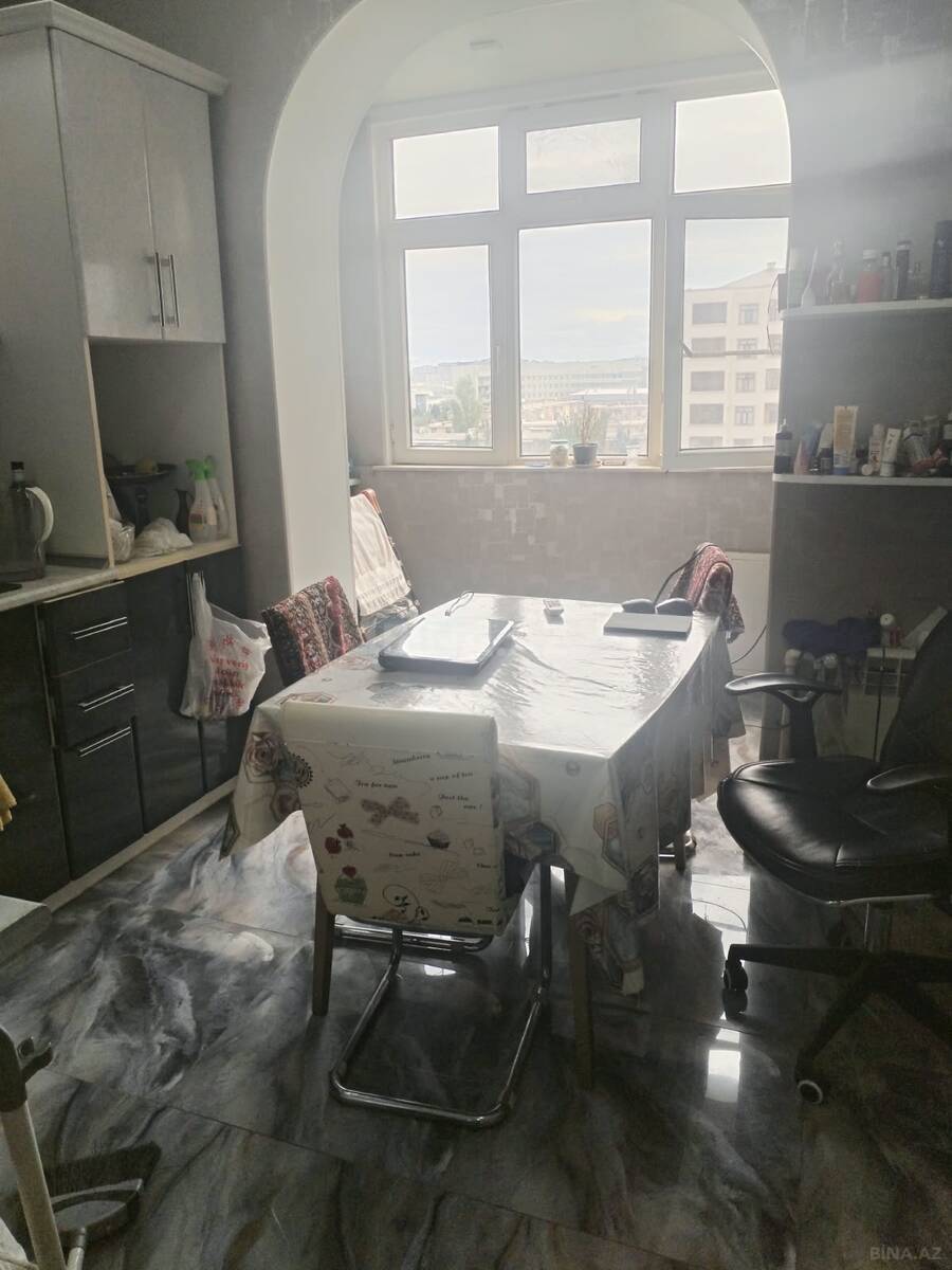 3 otaqlı Köhnə tikili, 8-ci mikrorayon q., Bakı