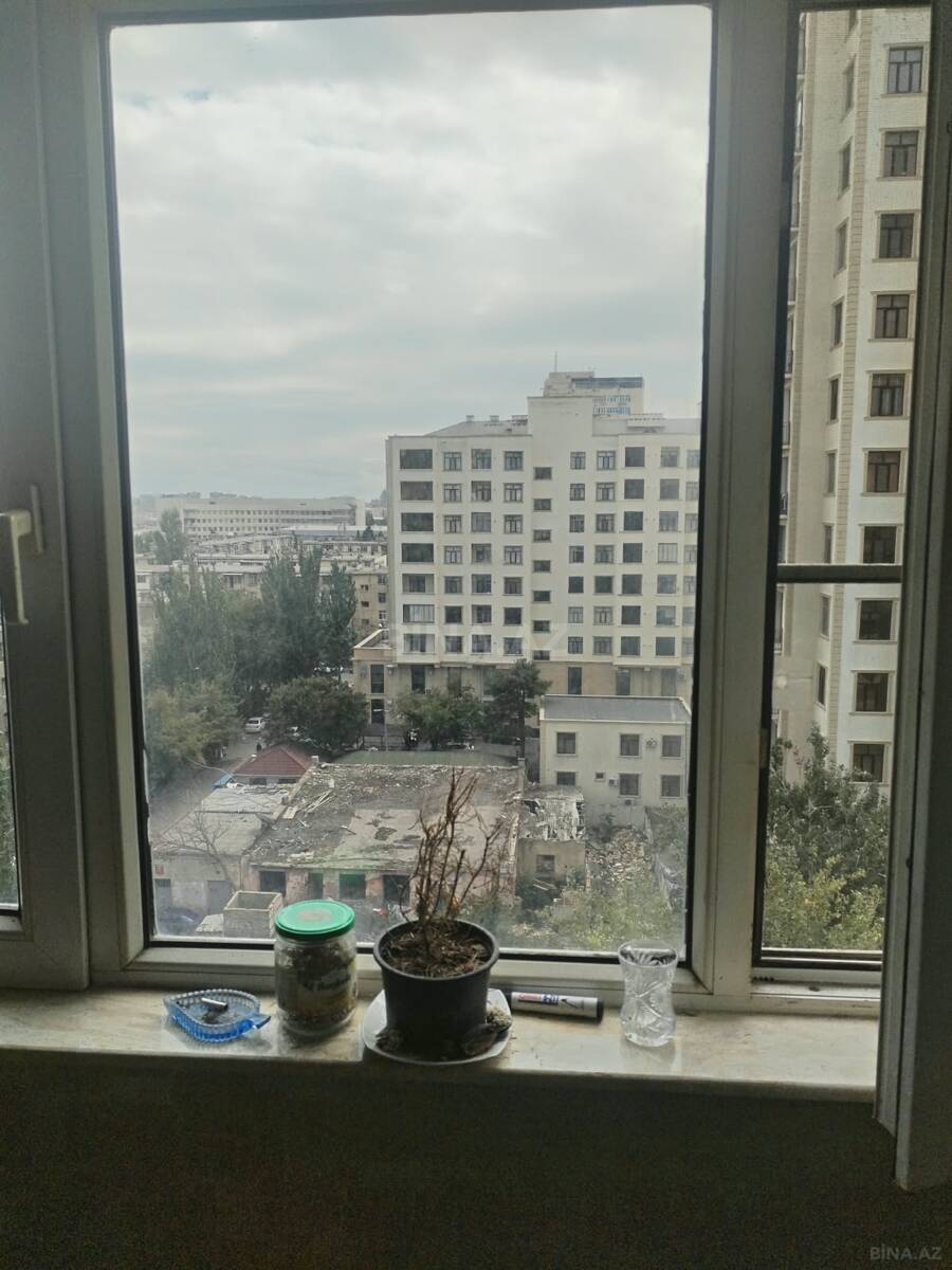 3 otaqlı Köhnə tikili, 8-ci mikrorayon q., Bakı