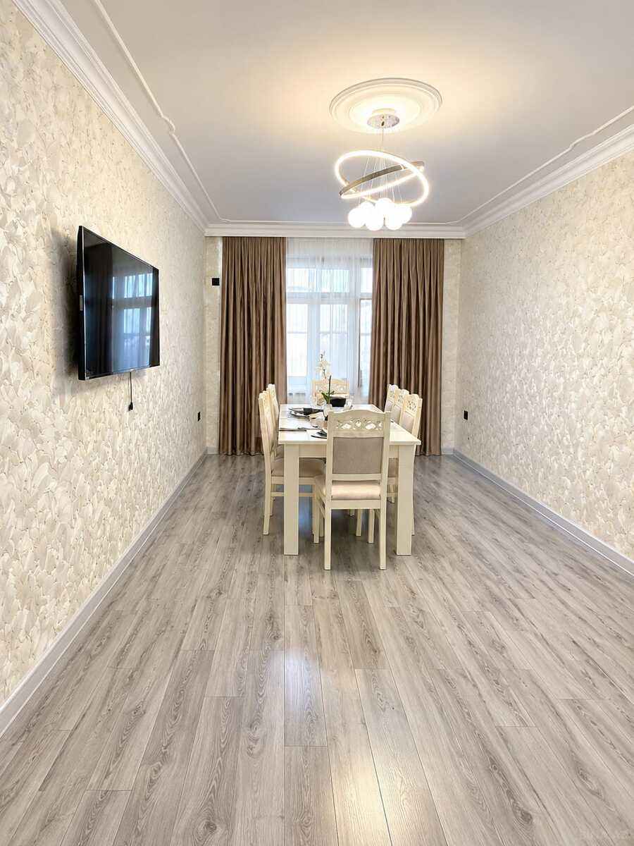 3 otaqlı Köhnə tikili, Neftçilər m., Bakı
