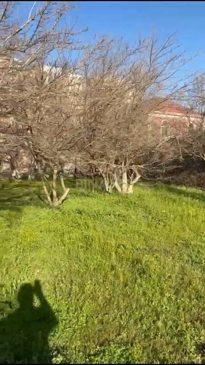 Torpaq Qara Qarayev m., Bakı