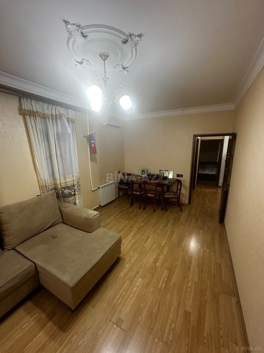 3 otaqlı Köhnə tikili, Badamdar q., Bakı