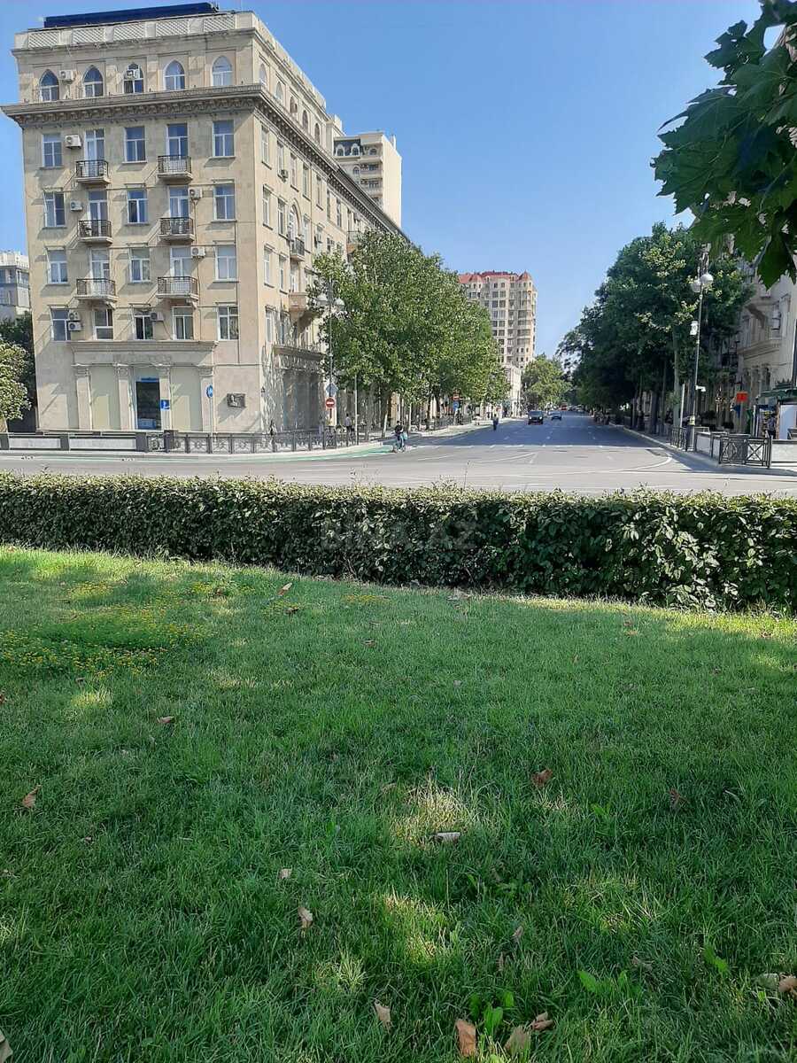 2 otaqlı Köhnə tikili, Nizami m., Bakı