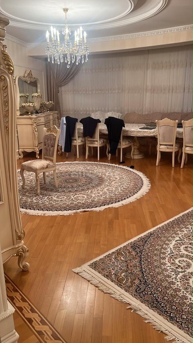 4 otaqlı Yeni tikili, Nizami m., Bakı