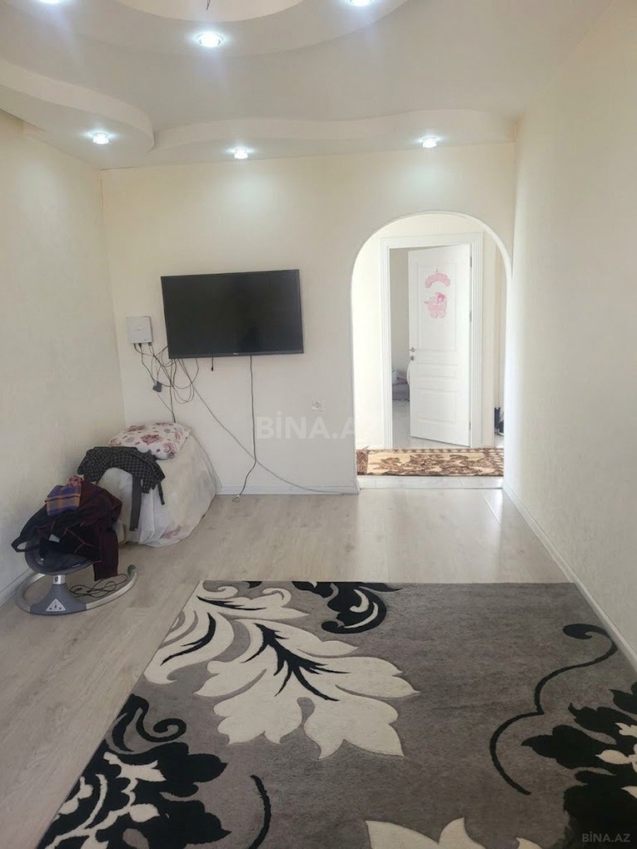 3 otaqlı Köhnə tikili, Neftçilər m., Bakı