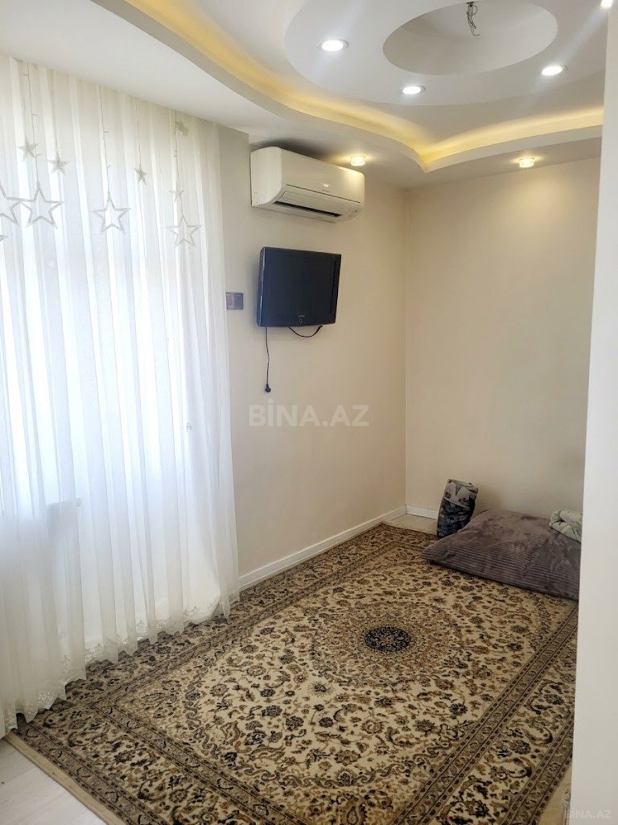3 otaqlı Köhnə tikili, Neftçilər m., Bakı