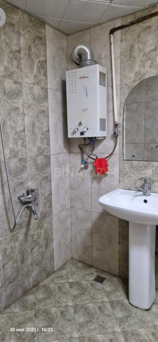 3 otaqlı Köhnə tikili, Elmlər Akademiyası m., Bakı