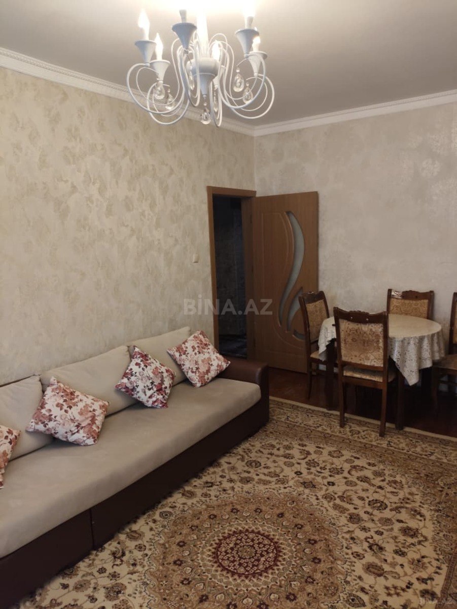 3 otaqlı Köhnə tikili, Həzi Aslanov m., Bakı