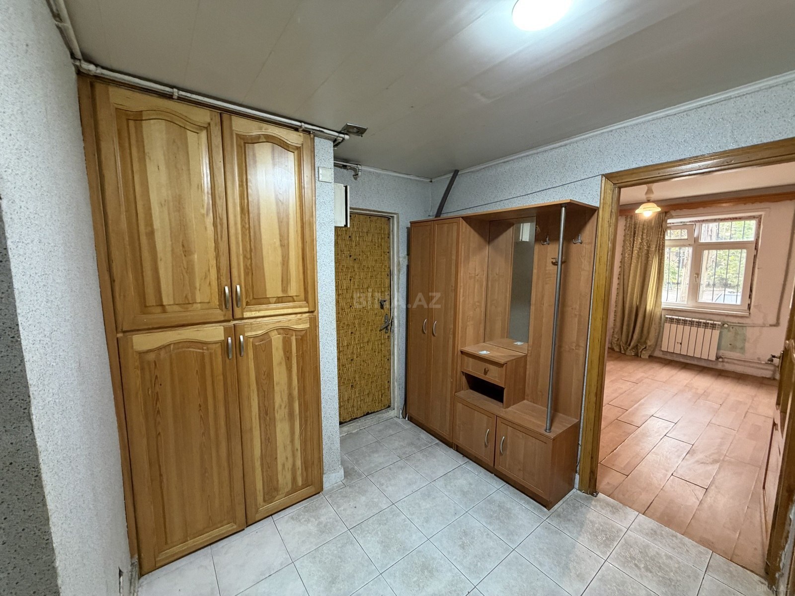 3 otaqlı Köhnə tikili, Neftçilər m., Bakı