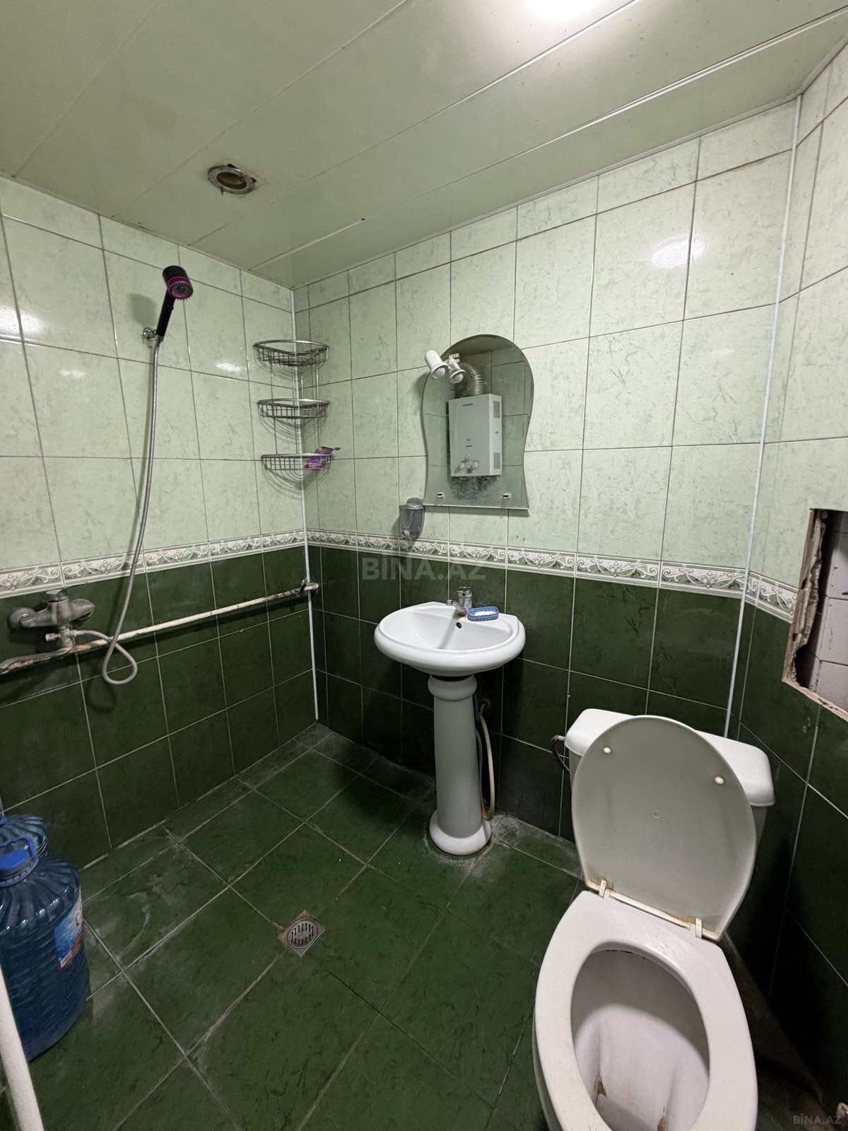 3 otaqlı Köhnə tikili, Neftçilər m., Bakı