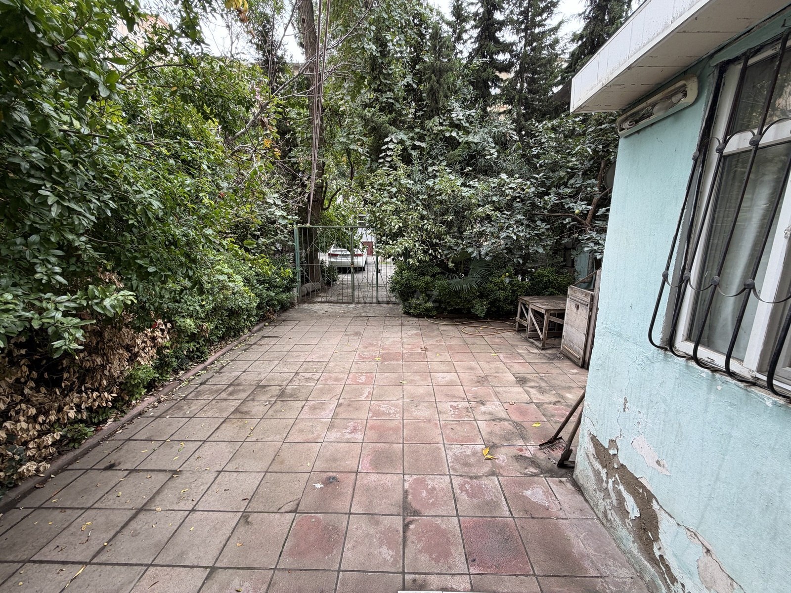 3 otaqlı Köhnə tikili, Neftçilər m., Bakı