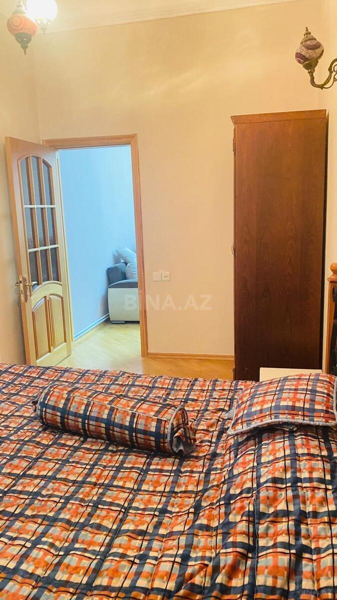 3 otaqlı Köhnə tikili, 28 May m., Bakı