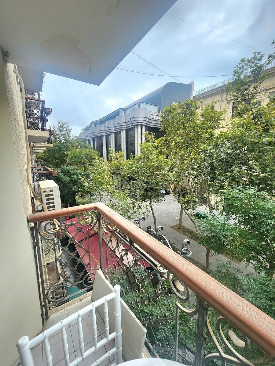 2 otaqlı Köhnə tikili, Sahil m., Bakı