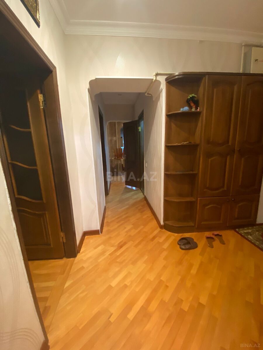 3 otaqlı Köhnə tikili, Nizami m., Bakı