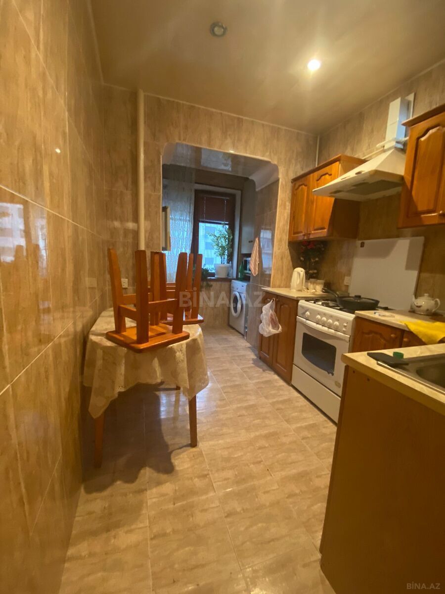 3 otaqlı Köhnə tikili, Nizami m., Bakı