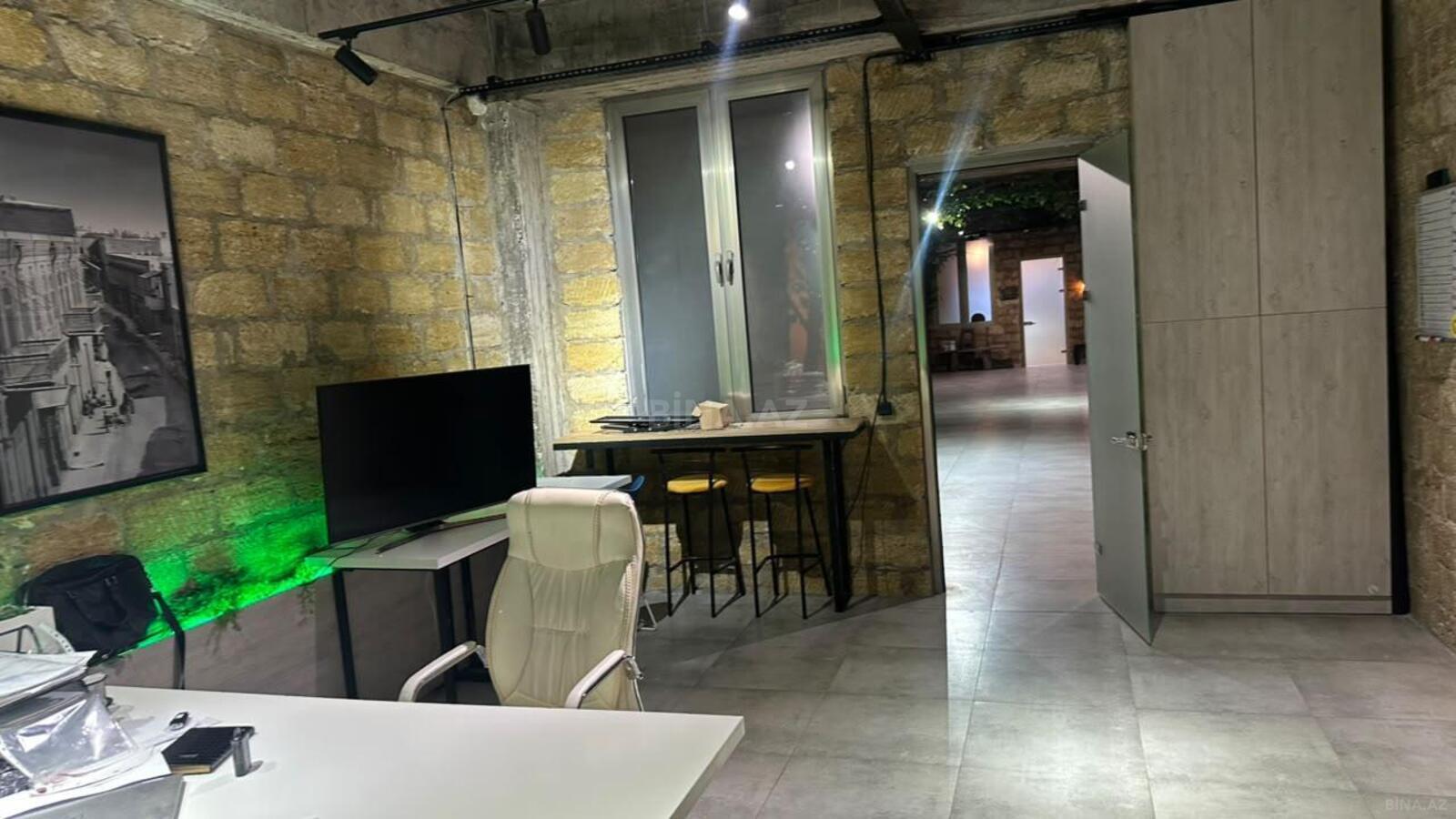 1 otaqlı Ofis, Şah İsmayıl Xətai m., Bakı