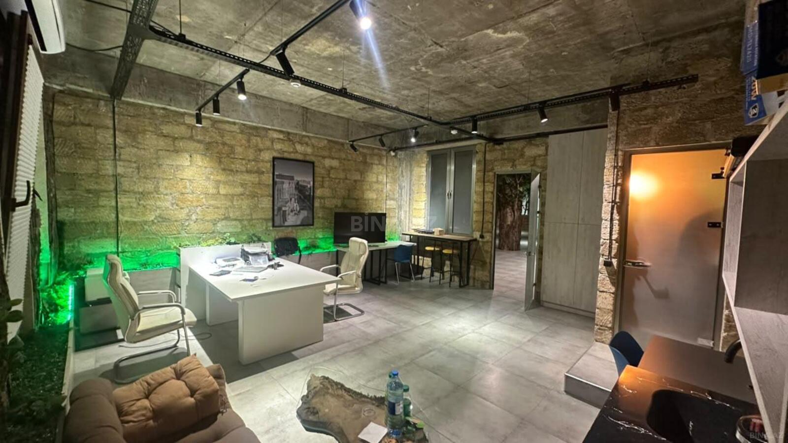 1 otaqlı Ofis, Şah İsmayıl Xətai m., Bakı
