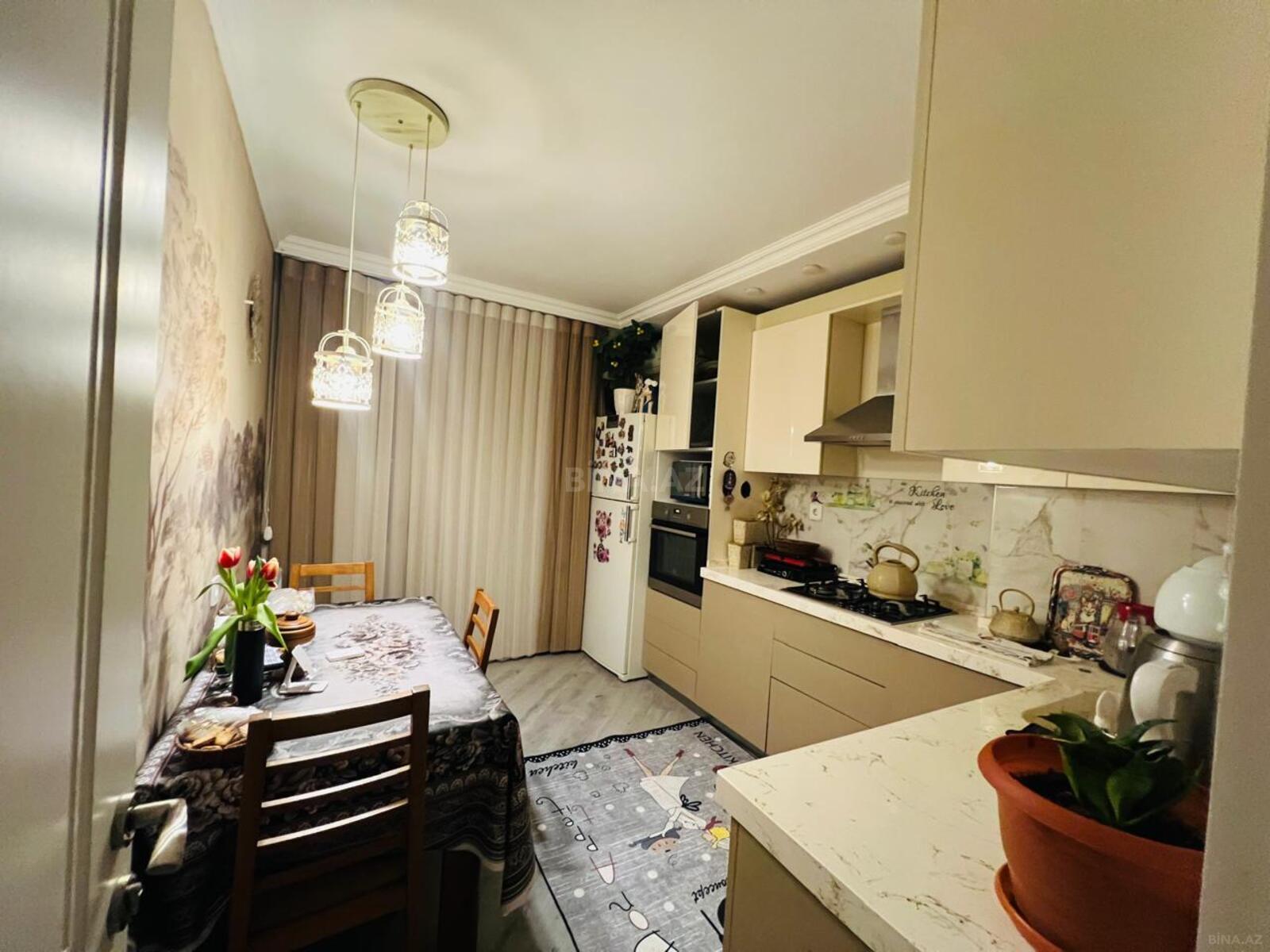 3 otaqlı Köhnə tikili, Bayıl q., Bakı