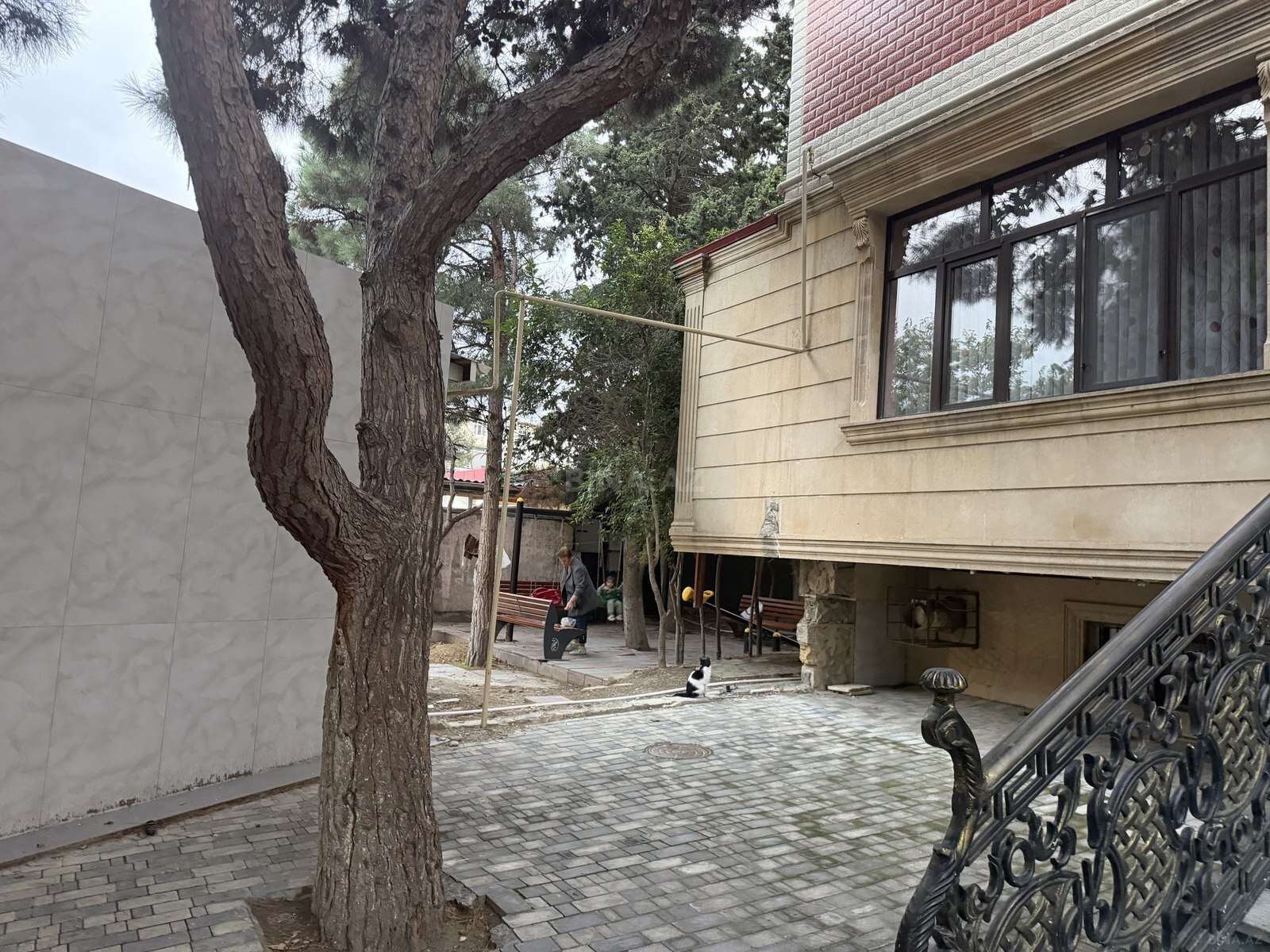 3 otaqlı Yeni tikili, Memar Əcəmi m., Bakı