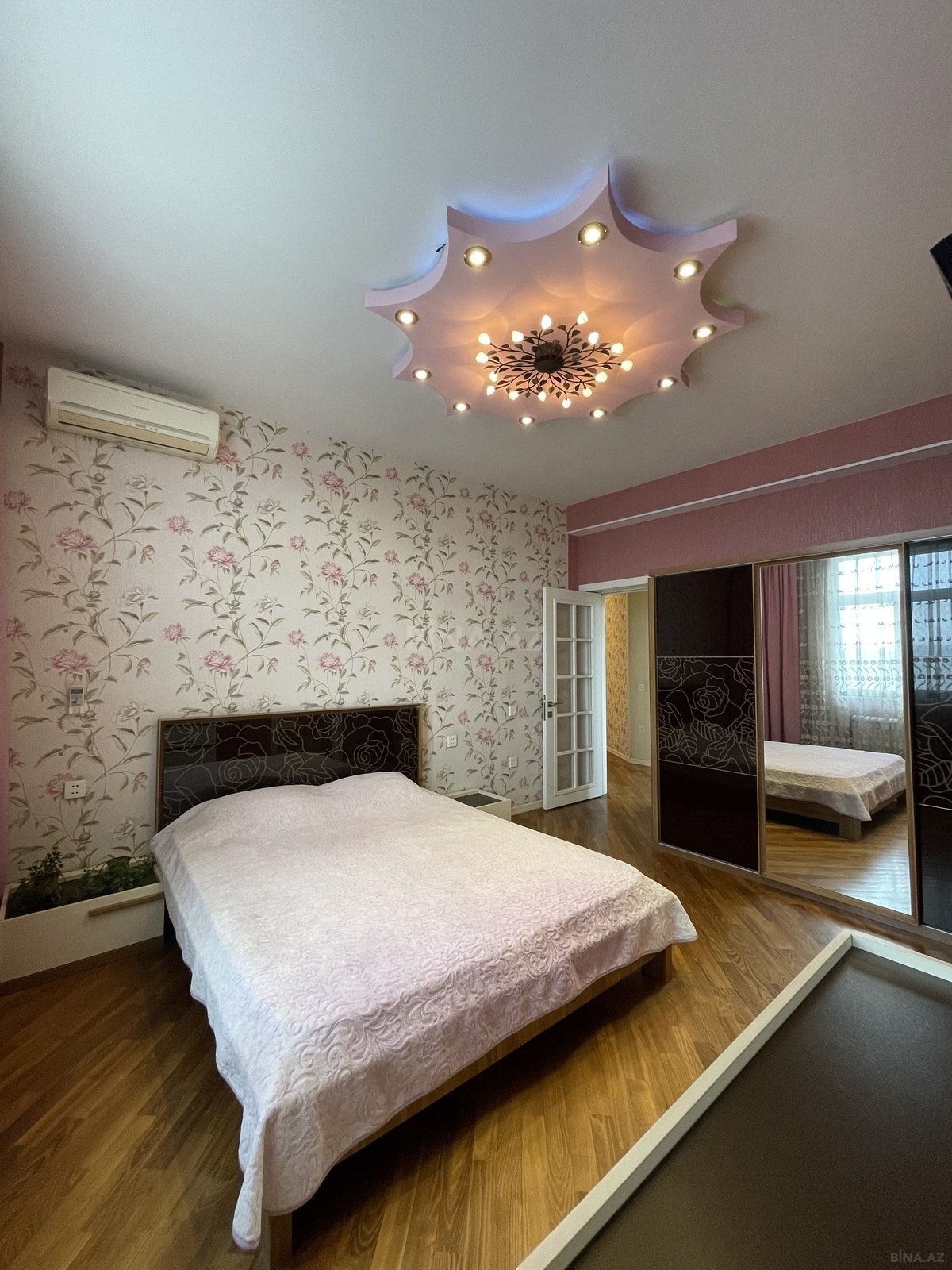3 otaqlı Yeni tikili, Azadlıq Prospekti m., Bakı