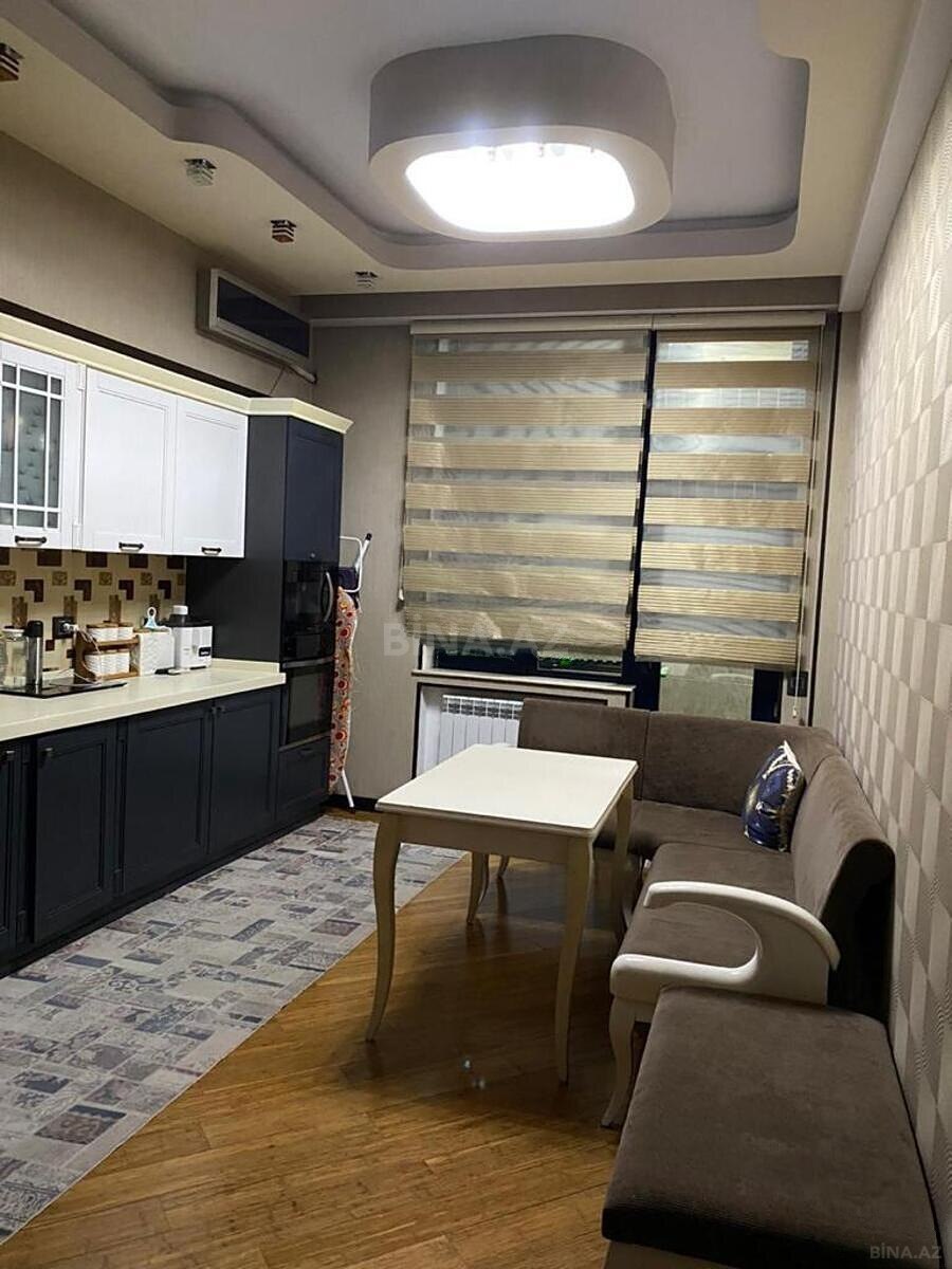 3 otaqlı Yeni tikili, İnşaatçılar m., Bakı