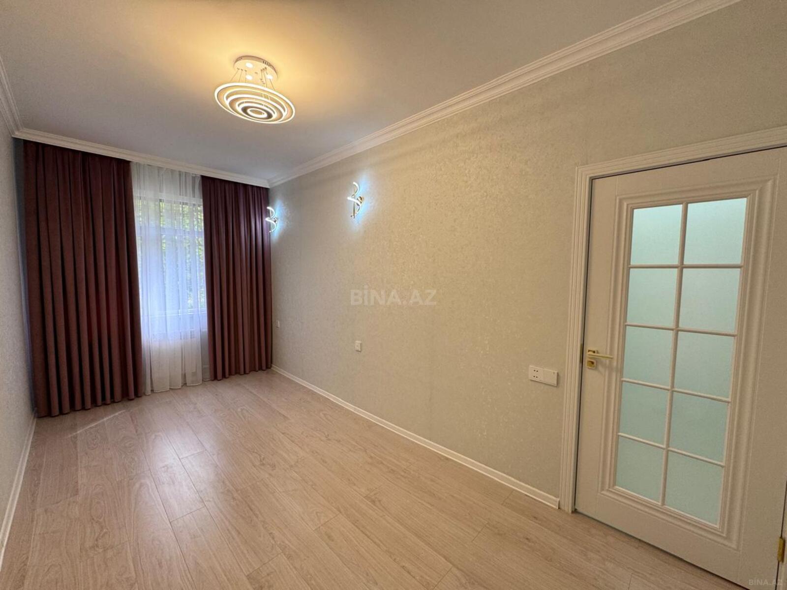 2 otaqlı Köhnə tikili, Azadlıq Prospekti m., Bakı